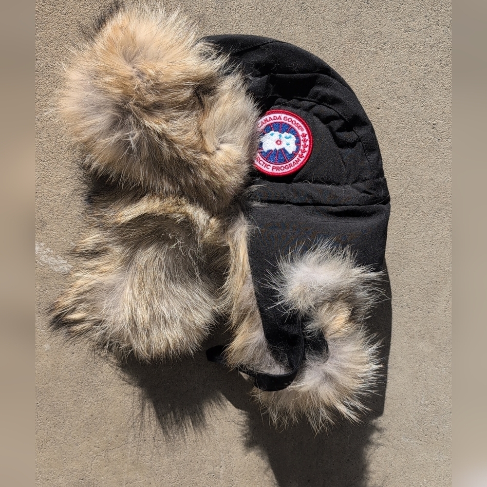 Canada Goose Black aviator Fur-Trimmed Hat NWOT Size L-XL